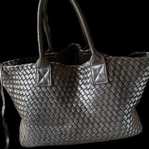 Bottega Veneta Cabat Tote Intrecciato Nappa Medium